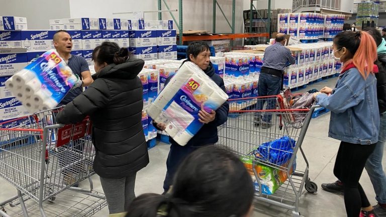 De câtă hârtie igienică aveţi într-adevăr nevoie pentru a supravieţui carantinei?