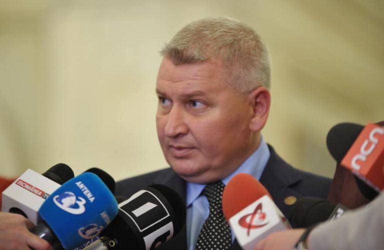 Roman: Liberalii vor vota la vedere Guvernul Cîțu