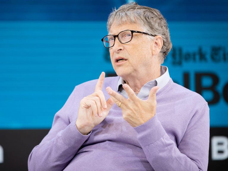 Bill Gates împinge omenirea spre vaccinare obligatorie