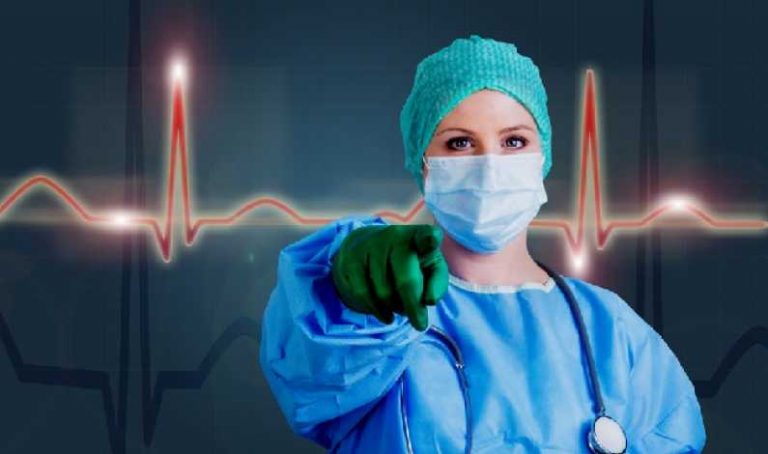 Incredibil! Medicii, obligați prin lege să stea fără echipament de protecție