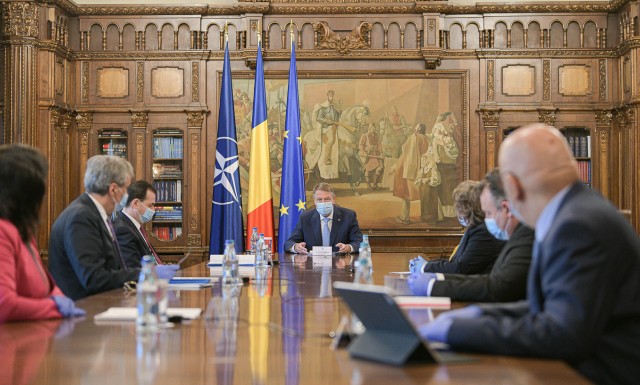 Încă o ședință la Cotroceni, pe tema COVID-19. Premierul și cinci miniștri discută cu Iohannis