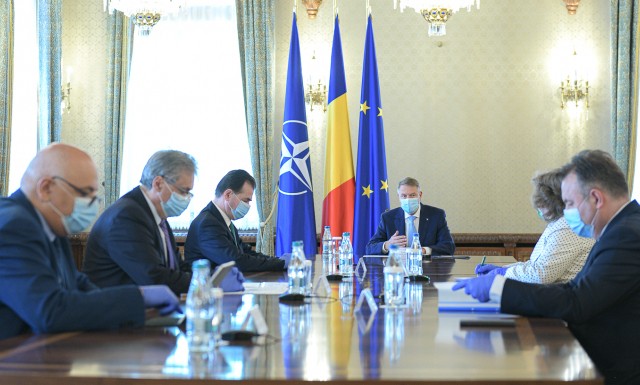 Iohannis, Orban și miniștrii Vela și Tătaru, de la vizita la o unitate suport din Capitală, direct în ședință la Cotroceni