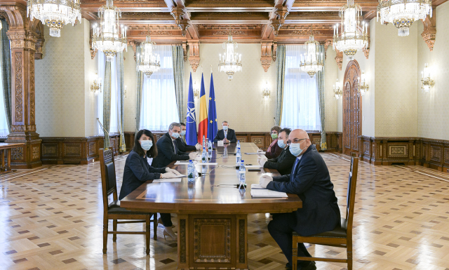 Se recomandă purtarea măștii de protecție. Mesajul lui Raed Arafat