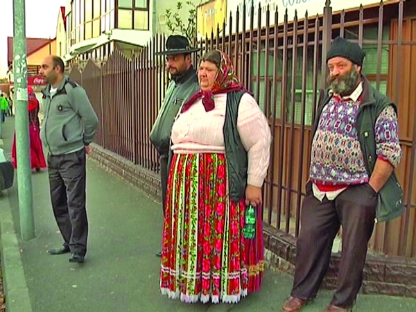 Forța diaspora. Țiganii candidează masiv la primăriile din țară