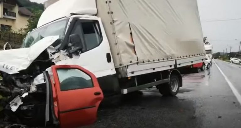 Doi oameni au murit într-un accident pe DN7, în Argeș (VIDEO)