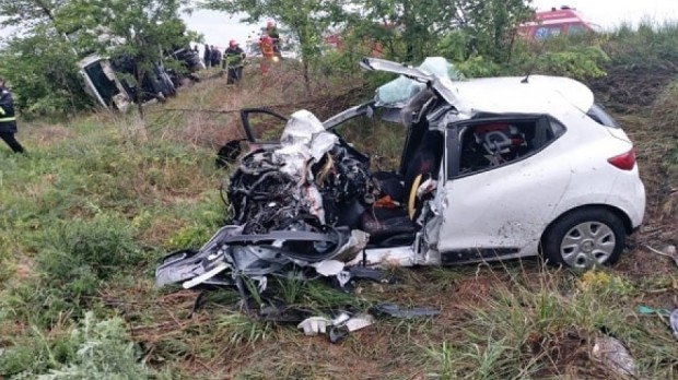 Accident cumplit în Galați. Un copilaș și părinții săi au murit