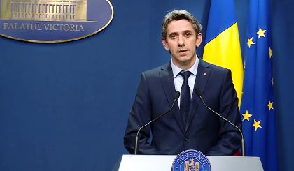 Tablete pentru aproape 250.000 de copii. Suma alocată de Guvern
