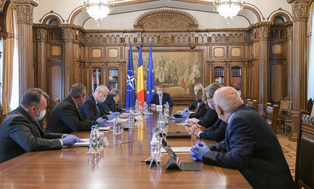 Klaus Iohannis iese la declarații, după ședința de la Cotroceni