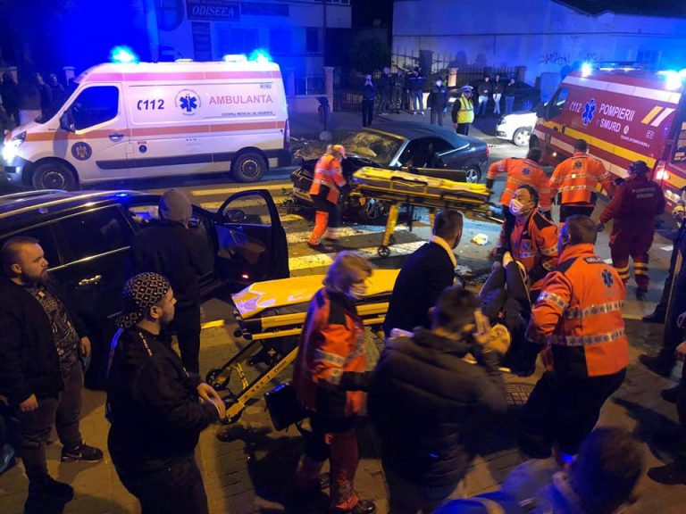 Șase oameni au ajuns la spital, în urma unui grav accident transmis LIVE (VIDEO)