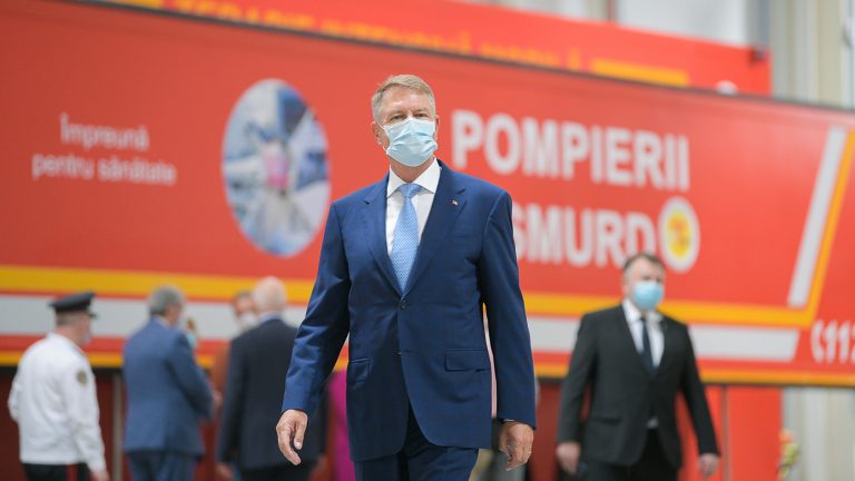 Iohannis, laude în cascadă la adresa Guvernului: „PSD-ul flutură moțiunea de cenzură doar așa…” VIDEO