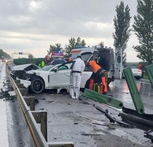 masina porsche - Ziarul National