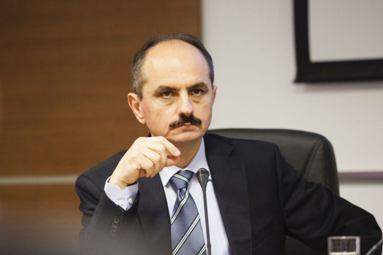 Prof.dr.Virgil Păunescu: ”Deschideți tot! E singura soluție!”