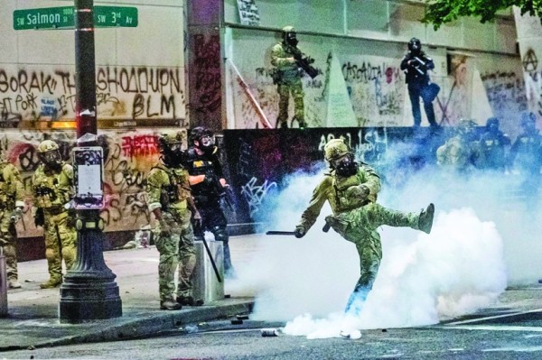 Teroriștii Americii: gruparea BLM atacă poliția federală