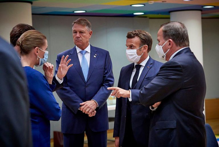 Iohannis, cetățeanul inutil al României