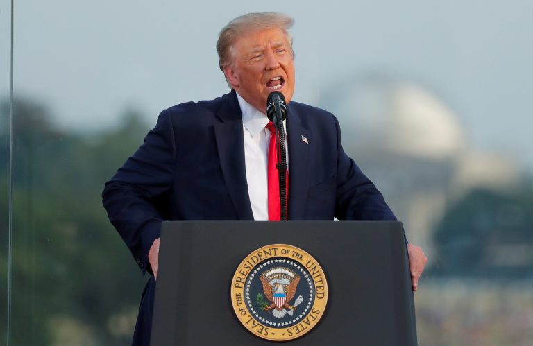 Doar un plan economic poate salva America lui Trump