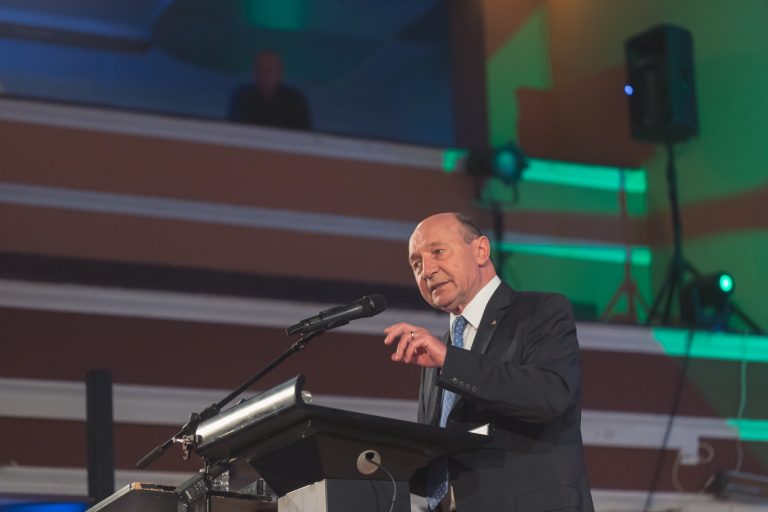 Băsescu dinamitează România! „Țara intră într-o etapă extrem de riscantă”. Fostul președinte ne vrea „în stare de urgență”!