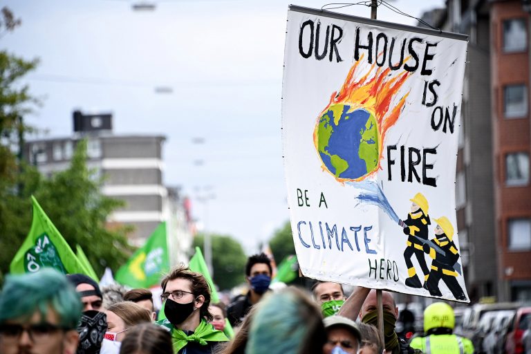 Isteria schimbărilor climatice – noua religie alternativă
