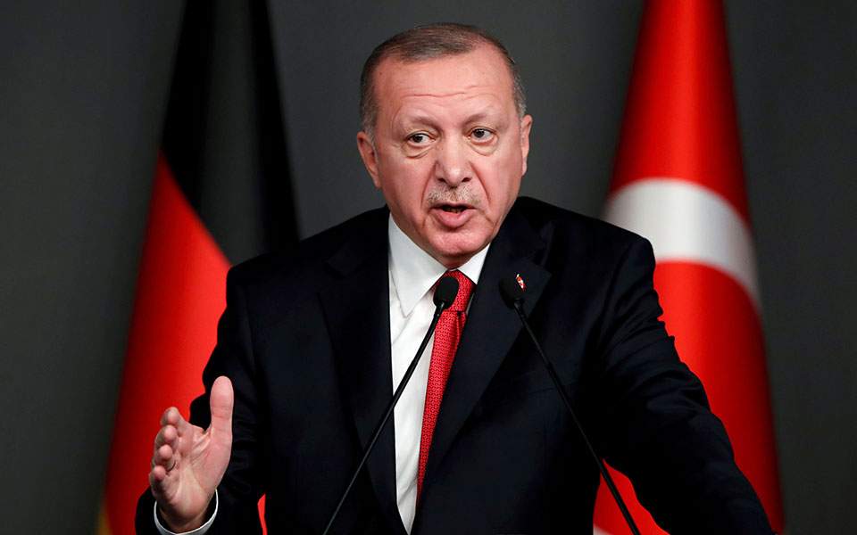 Erdogan pune Facebook la punct: Pregătește o lege care ar putea bloca social media