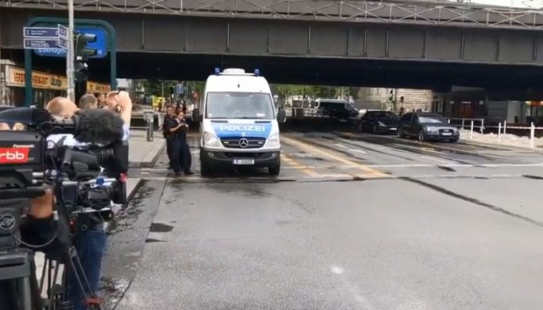O mașină condusă de un tânăr a lovit mai mulți oameni, în Germania: șapte răniți – VIDEO
