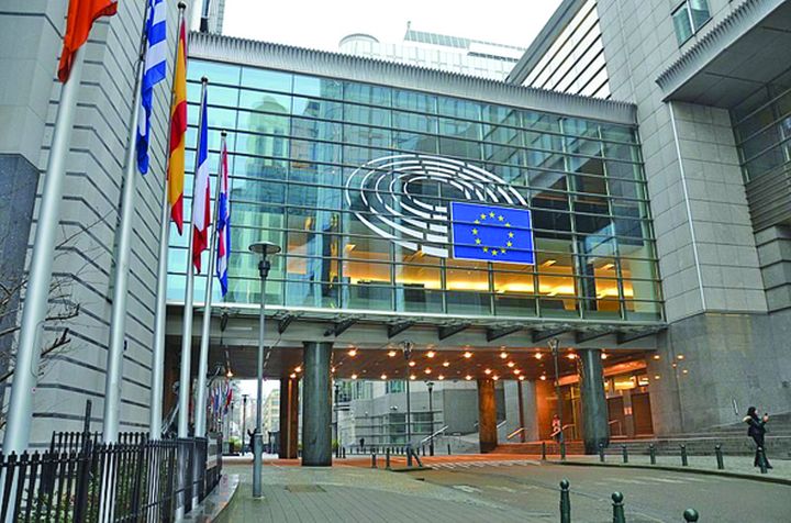 Hoții au intrat ca-n brânză în Parlamentul European