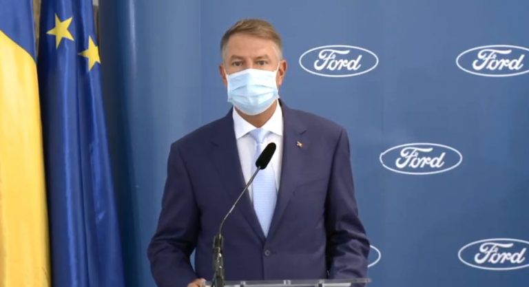 Klaus Iohannis, test drive la Ford Craiova: ”Mi-a plăcut mașina” – VIDEO