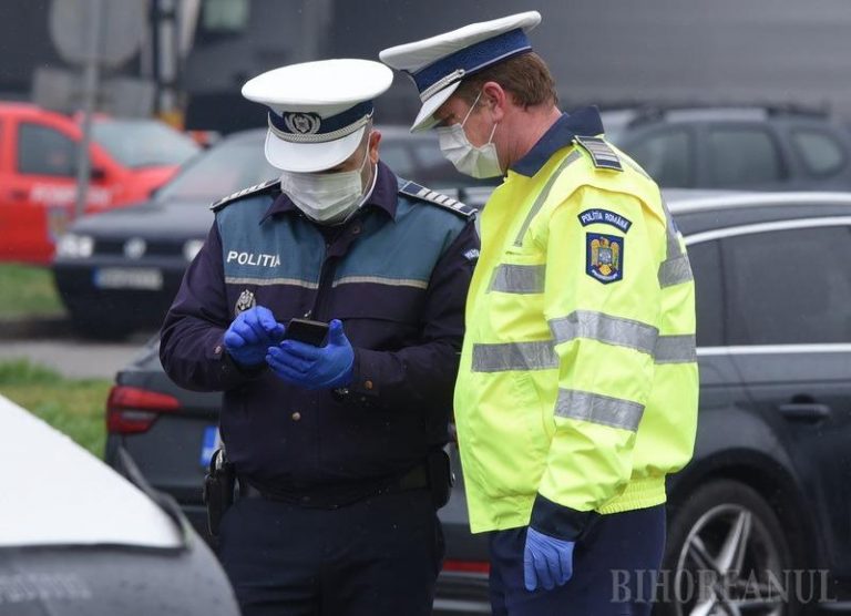 MAI i-a trimis la plezneală. Polițiștii, huiduiți și agresați de cetățeni
