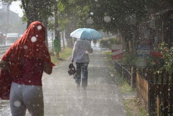 Vreme schimbătoare! Grindină și vijelii în aproape toată țara