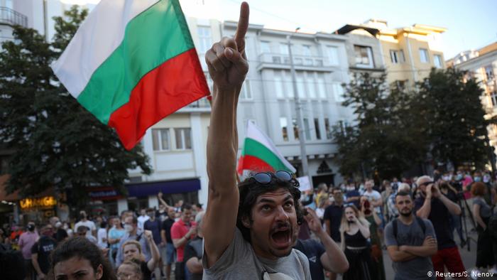 Asediu pe Dunăre! Podul Prieteniei, ocupat de protestatari. Bulgarii fac revoluție!