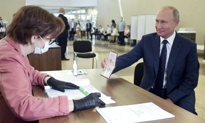 Putin rămâne la putere până la adânci bătrâneți