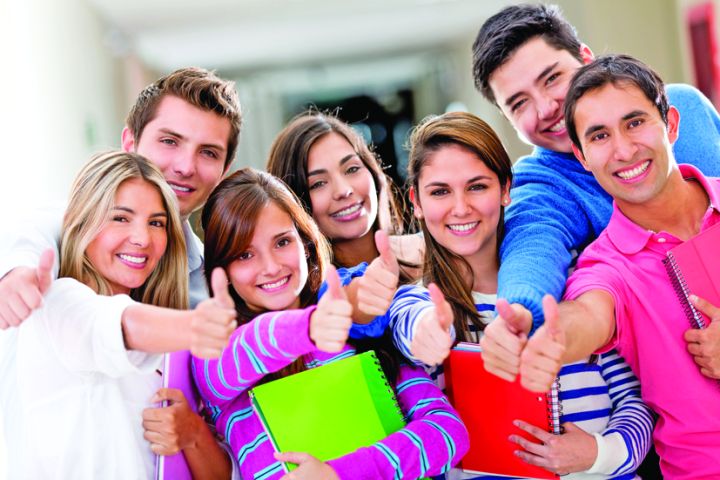 Lovitură pentru studenții români: Brexitul scumpește studiile în Marea Britanie