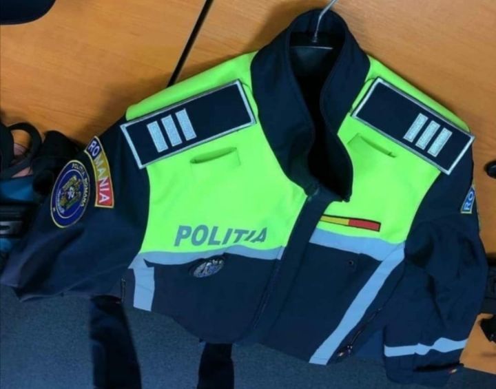 Alba-neagra cu uniformele polițiștilor. Modele noi, peste doi ani