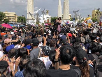 Valul pro-democrație se răspândește în întreaga lume: Studenții din Thailanda dau startul manifestațiilor - FOTO - Ziarul National Valul pro-democrație se răspândește în întreaga lume: Studenții din Thailanda dau startul manifestațiilor - FOTO