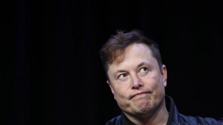 Elon Musk și teoria conspirației. „Extratereștrii au construit piramidele, evident”