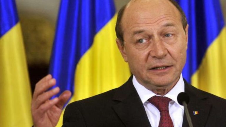 Băsescu vine pe turnantă. În gol