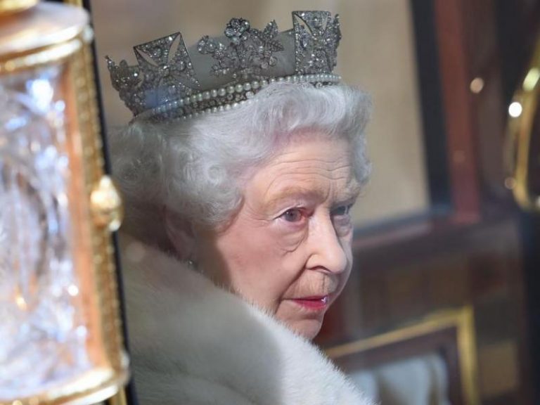 Scandal la Curtea Regală. Decizii radicale împotriva cuplului prinţul Harry şi Meghan Markle