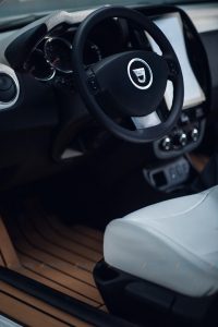 Dacia Duster Cabrio, ridicată la rangul de mașină de lux! Are interior ca de iaht și e decapotabilă - Ziarul National Dacia Duster Cabrio, ridicată la rangul de mașină de lux! Are interior ca de iaht și e decapotabilă