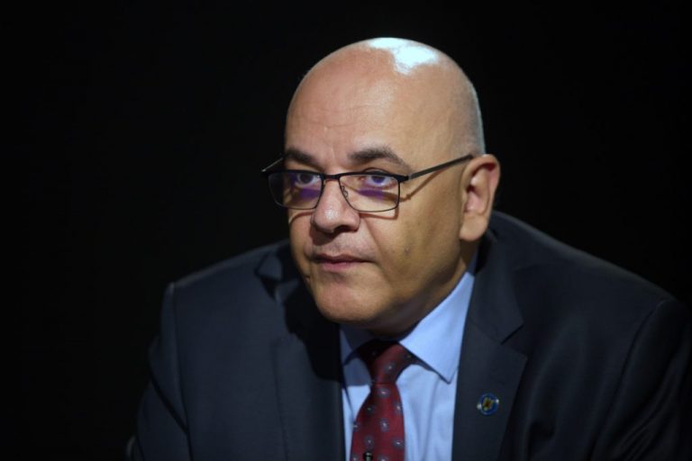 Dictatura medicală calcă în picioare legile