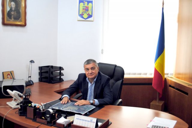 Fost director general la „Apele Române”, reținut după ce a fost acuzat că a primit 5 milioane de lei mită