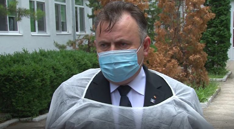 Bolnavii dializați, abandonați de Tătaru, la comanda firmelor private