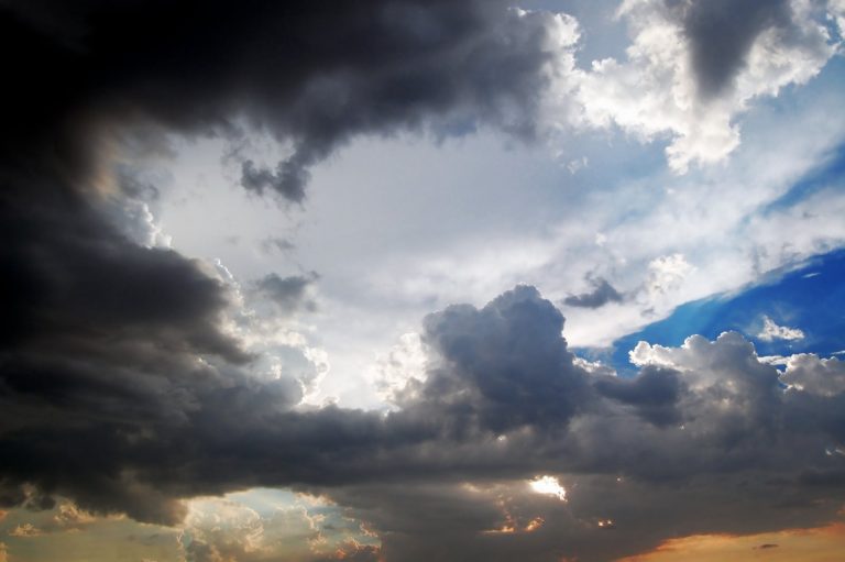 Plouă în jumătate din țară. Prognoza meteo pentru marți, 18 august 2020