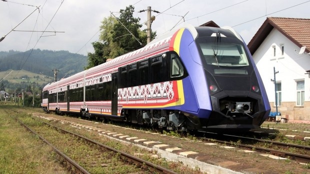 Premieră românească pe calea ferată. Noul tren românesc, fabricat la Paşcani