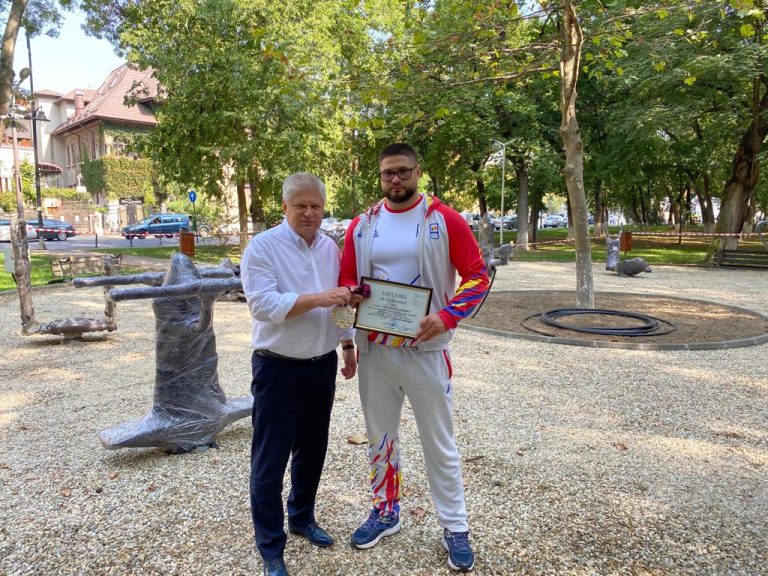 Primarul Dan Tudorache premiază performanța sportivă