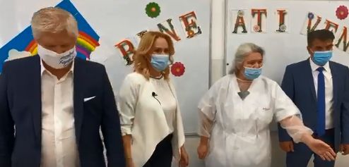 Cum se va face triajul la momentul sosirii elevilor la școală, în Capitală. Imaginile postate de Gabriela Firea  – VIDEO