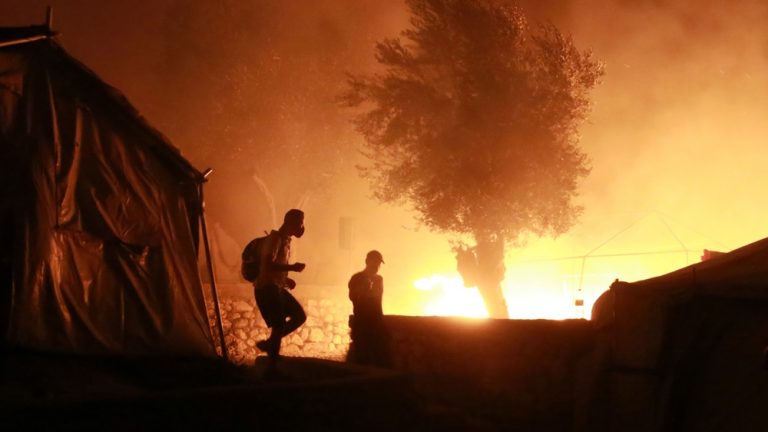 Tabăra de refugiați Moria din Grecia, distrusă de flăcări