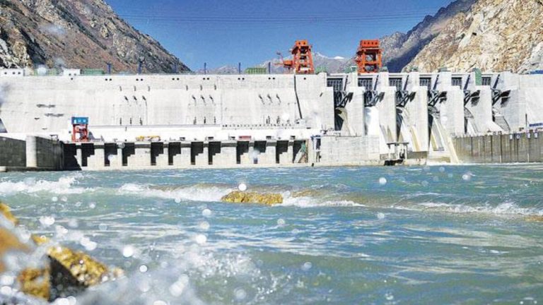 Tibet, un „castel de apă” controlat de China