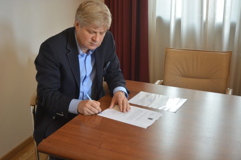 Delir total. După USR, un alt candidat îl acuză pe Tudorache că a pus „serviciile” să-l fileze: „A pus Poliția Animalelor pe urmele mele!”