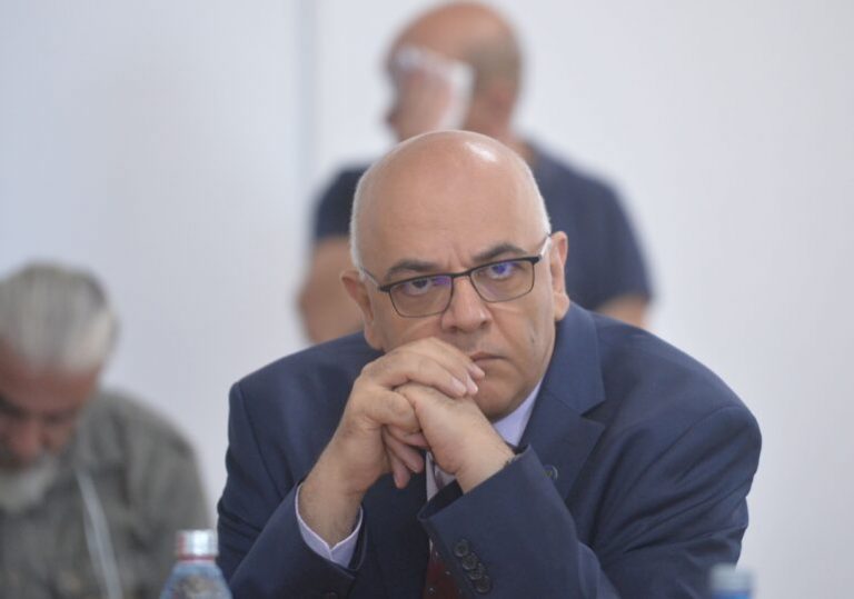 Prof.dr.Coșea dă de pământ cu Arafat: ”Ne tratează ca pe niște proști!” 
