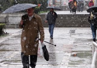 Vremea schimbă foaia. Informare de la ANM. Ploi, dar și lapoviță și ninsoare la munte