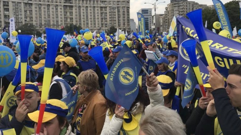 Medicii și asistentele s-au săturat. Încep protestele!