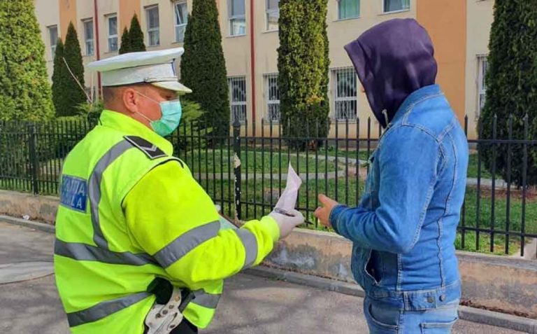 Polițistul civil anti-mască, o gogoriță. Nu există personal!